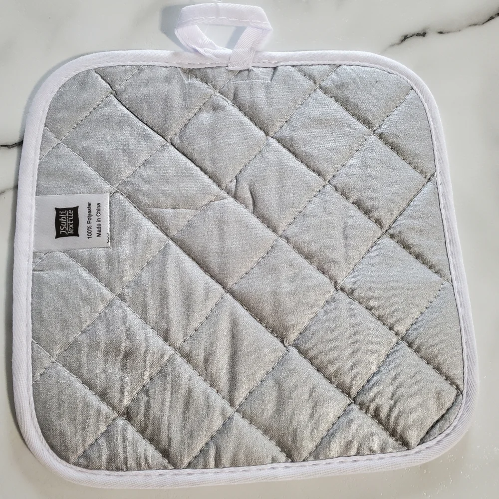 Many Have eaten here few have died Hot Pad Pot Holder